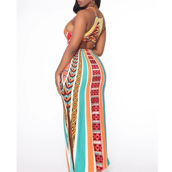 Fashion Nova Sunset Beach Maxi - Picture 3 of 3